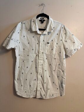 Volcom White Short-Sleeve Button-Up Shirt with Black Teardrop Print